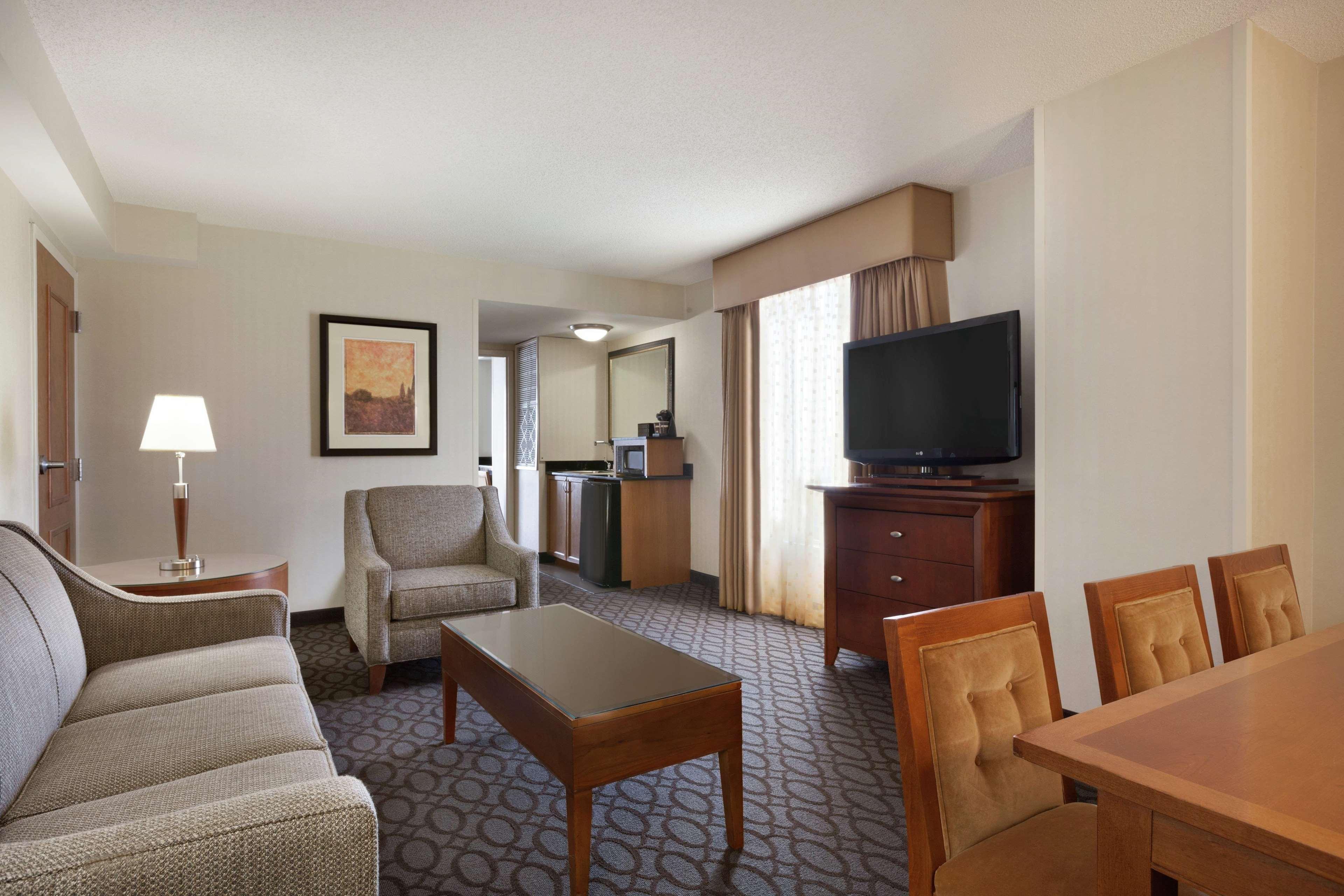เอมบาสซีสวีท โฮเต็ล ดัลเลส นอร์ท เลาดอน Hotel Dulles ภายนอก รูปภาพ